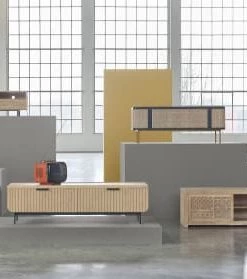 Maisons Du Monde Étagères Meuble TV étagère Vintage 3 Tiroirs 1 Porte En Chêne Massif -Vaisseliers Soldes Magasin meuble tv etagere vintage 3 tiroirs 1 porte en chene massif 1000 10 37 147145 20