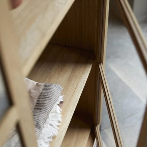 Tikamoon Vaisseliers Vitrine Haute En Chêne Massif 2 Tikamoon Vaisseliers Vitrine Haute En Chêne Massif – Image 2